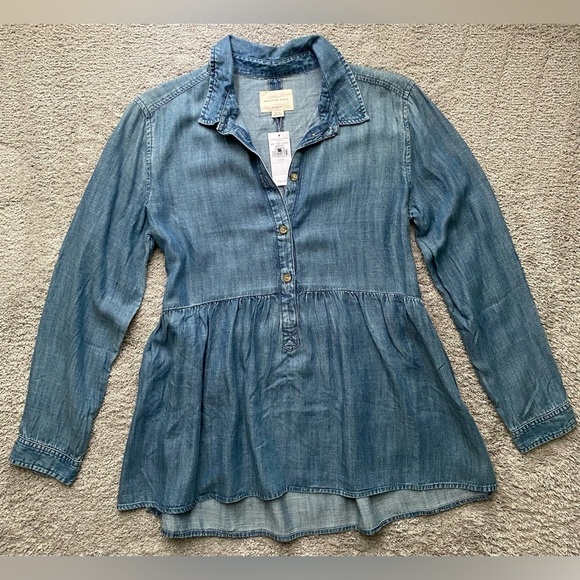 American Eagle Outfitters Tops - American Eagle Jegging Fit Denim Peplum Shirt Sz Medium
